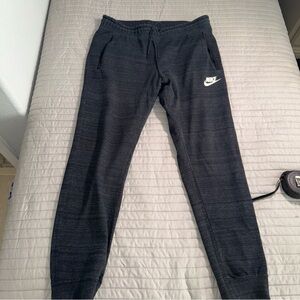Nike Charcoal heather Gray athletic fit Sweatpants men’s size Large